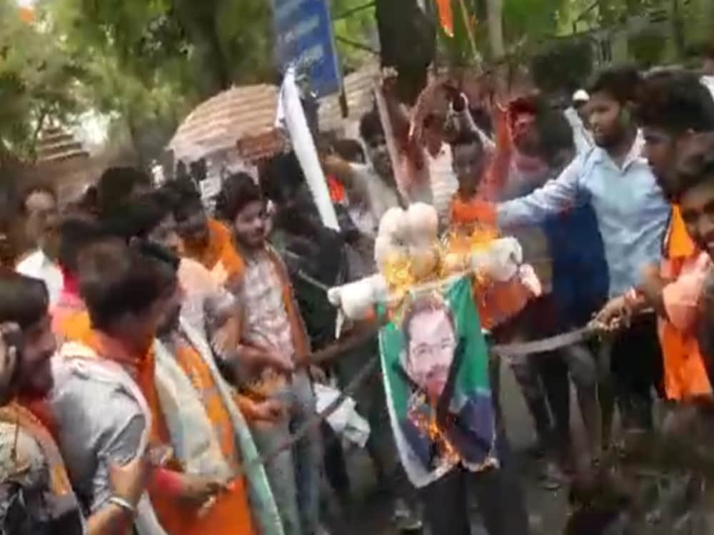 agra hindu organization protested against bjp central minister 