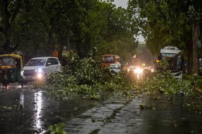 rock crack due to heavy rain weather alert for uttarakhand
