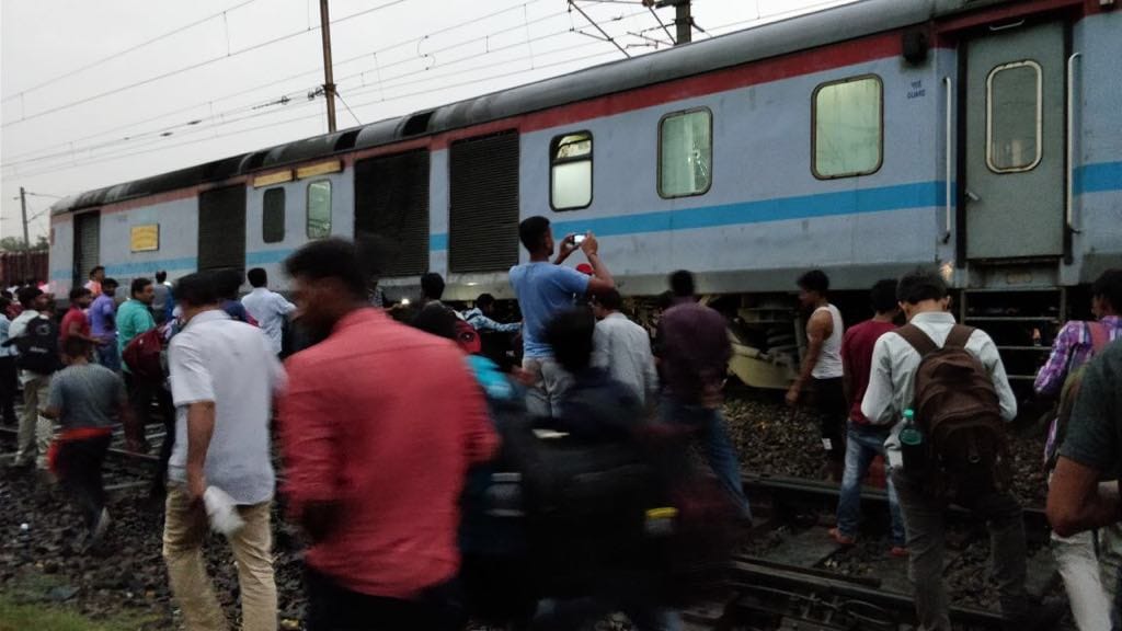trains affected after sampoorna kranti express derailed in ghaziabad