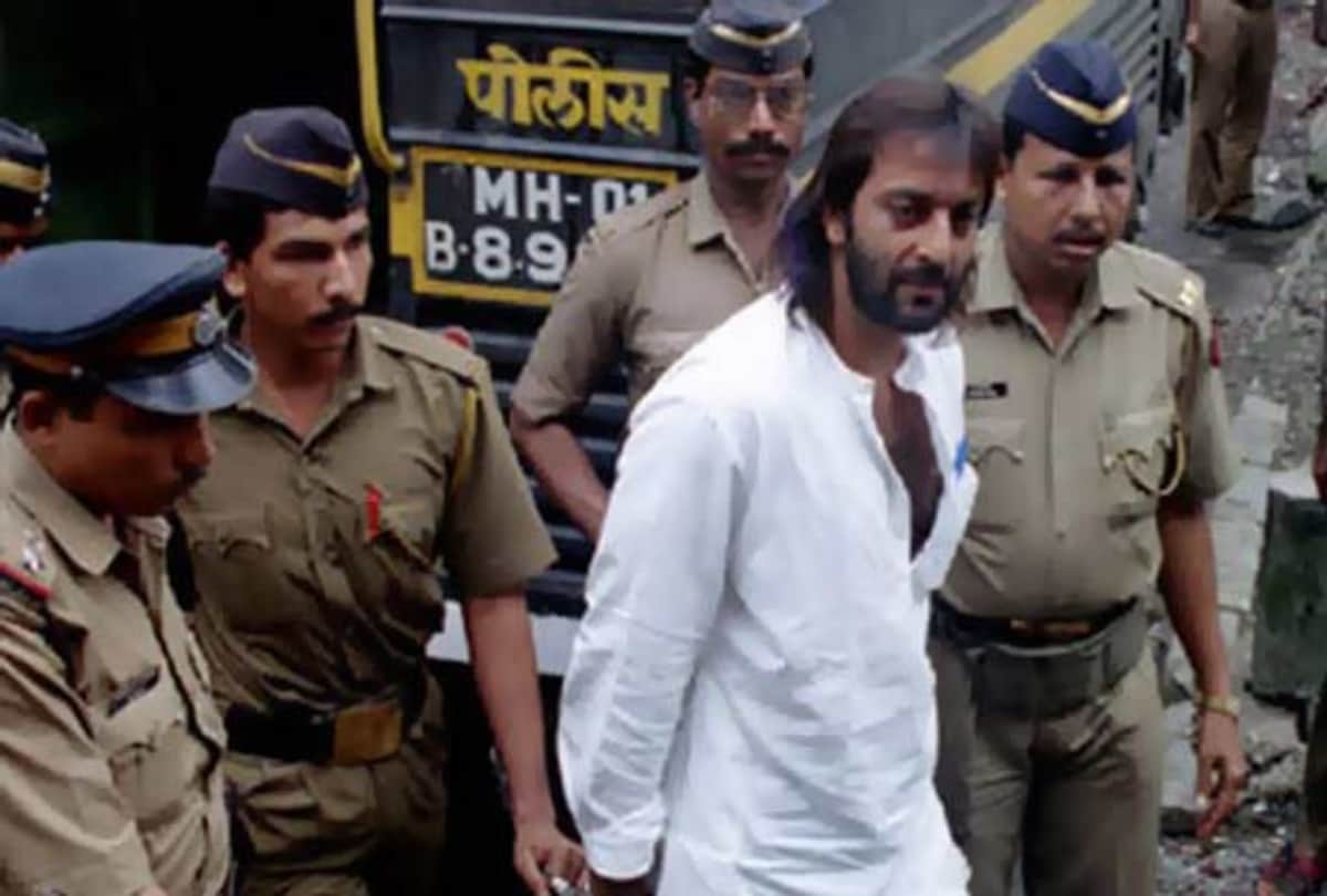 sanjay dutt reaction when convicted 1993 mumbai bomb blast case 