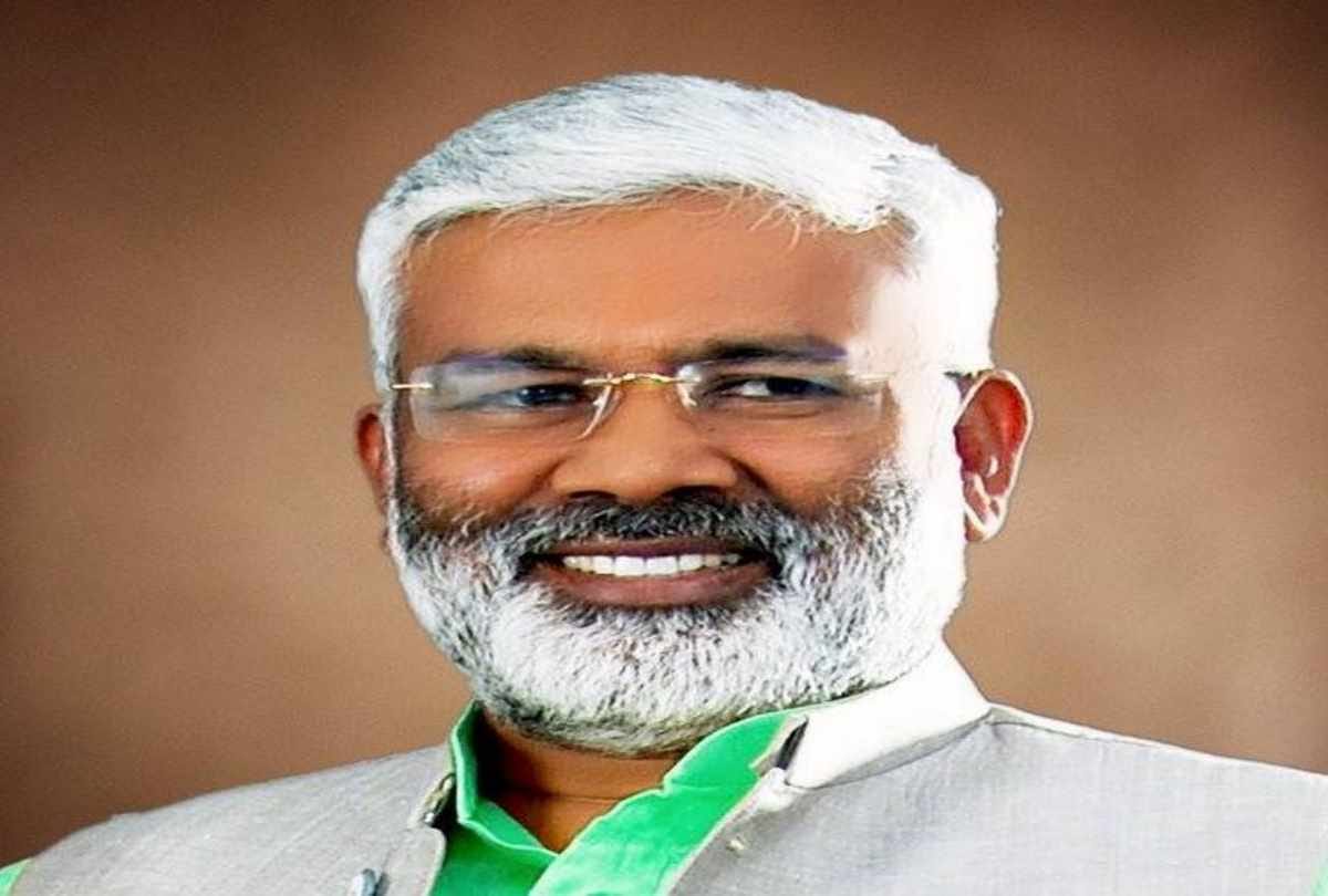swatantra dev singh honored with transport minister of the year