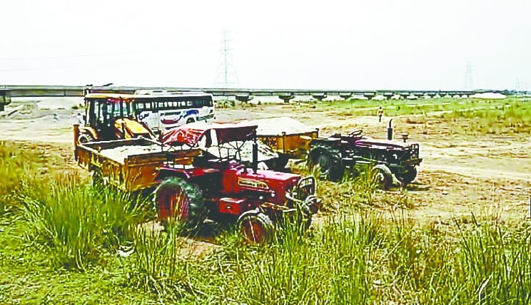 unligal mining stopped in Ganga