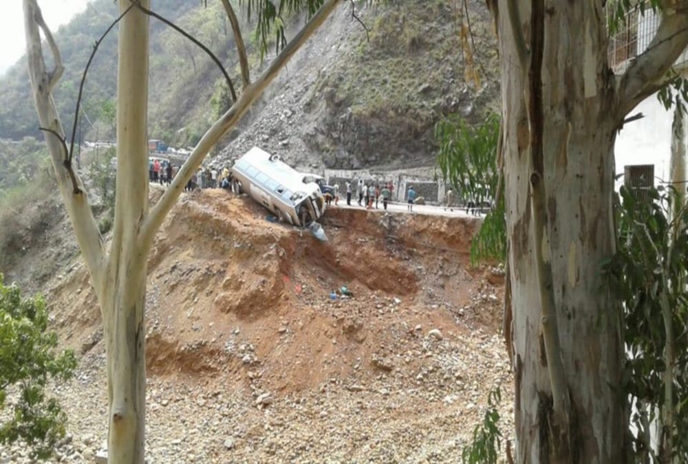  Miracle save 17 pilgrims life during bus accident on badrinath highway
