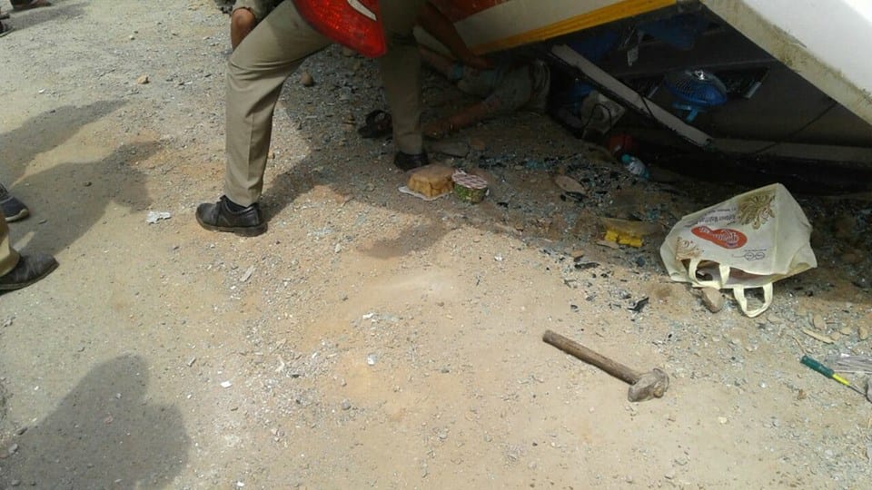 Accident on badrinath highway women Pilgrim died and many injured