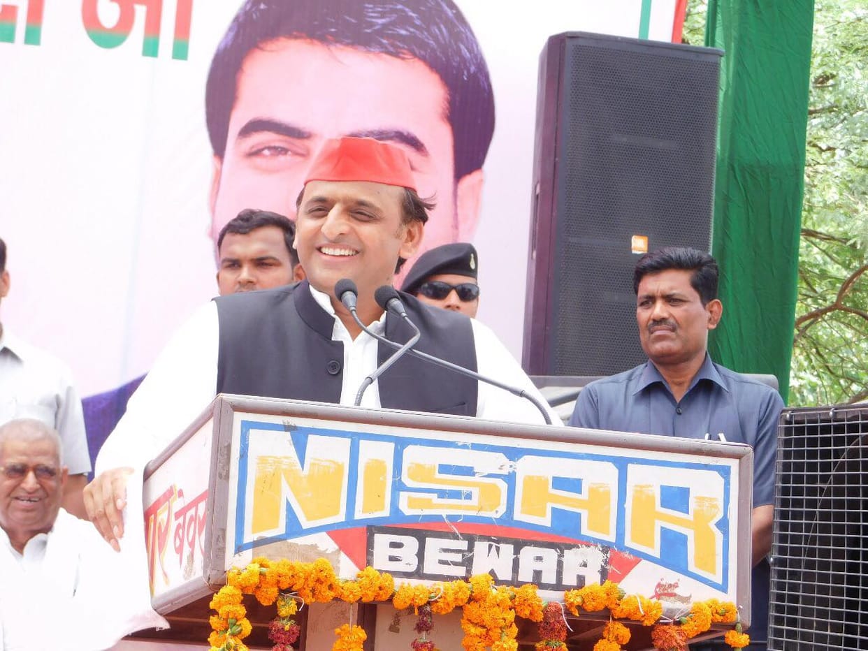akhilesh yadav slams bjp government over bungalow row