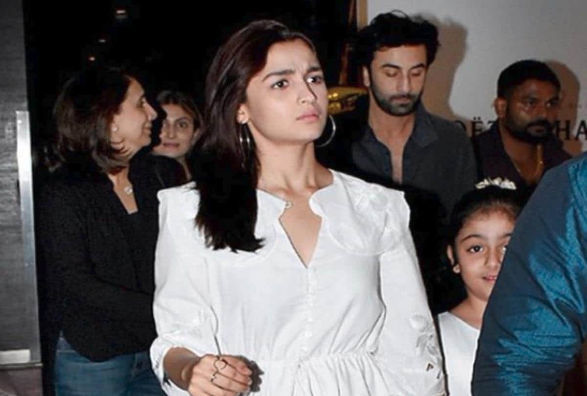 Alia Bhatt dinner date with Neetu Kapoor Riddhima and Ranbir Kapoor photos viral 