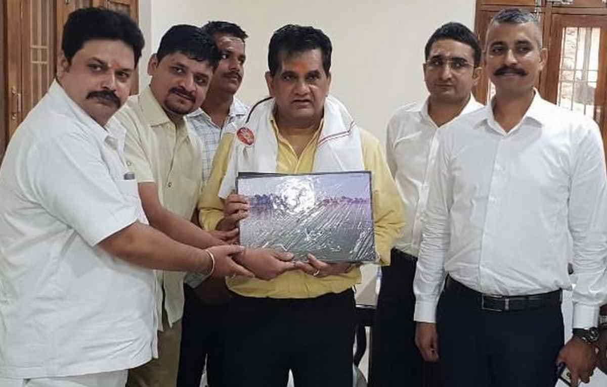 NITI aayog chairman said that kashi vishwanath corridor work will not stop 