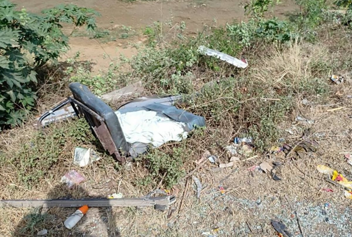 Six people dead and many injured in Bus truck Accident In Bulandshahr Highway