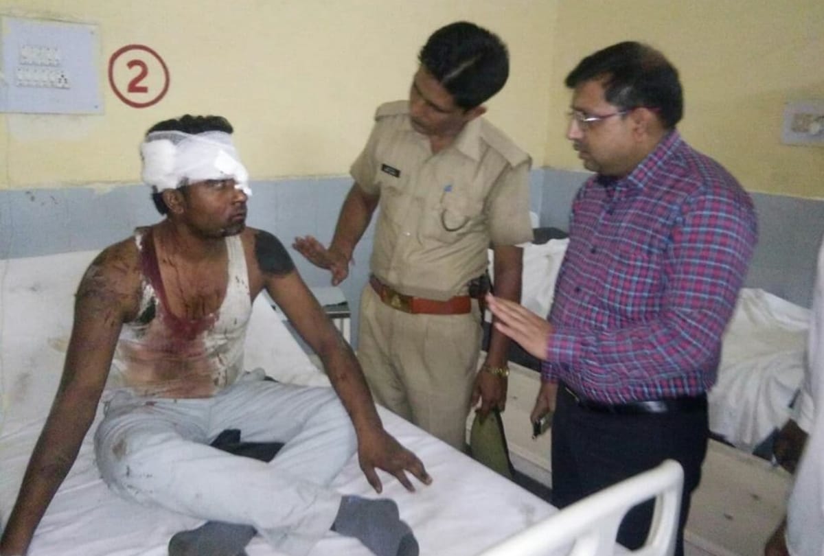 Six people dead and many injured in Bus truck Accident In Bulandshahr Highway