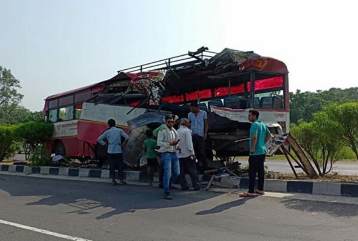Six people dead and many injured in Bus truck Accident In Bulandshahr Highway