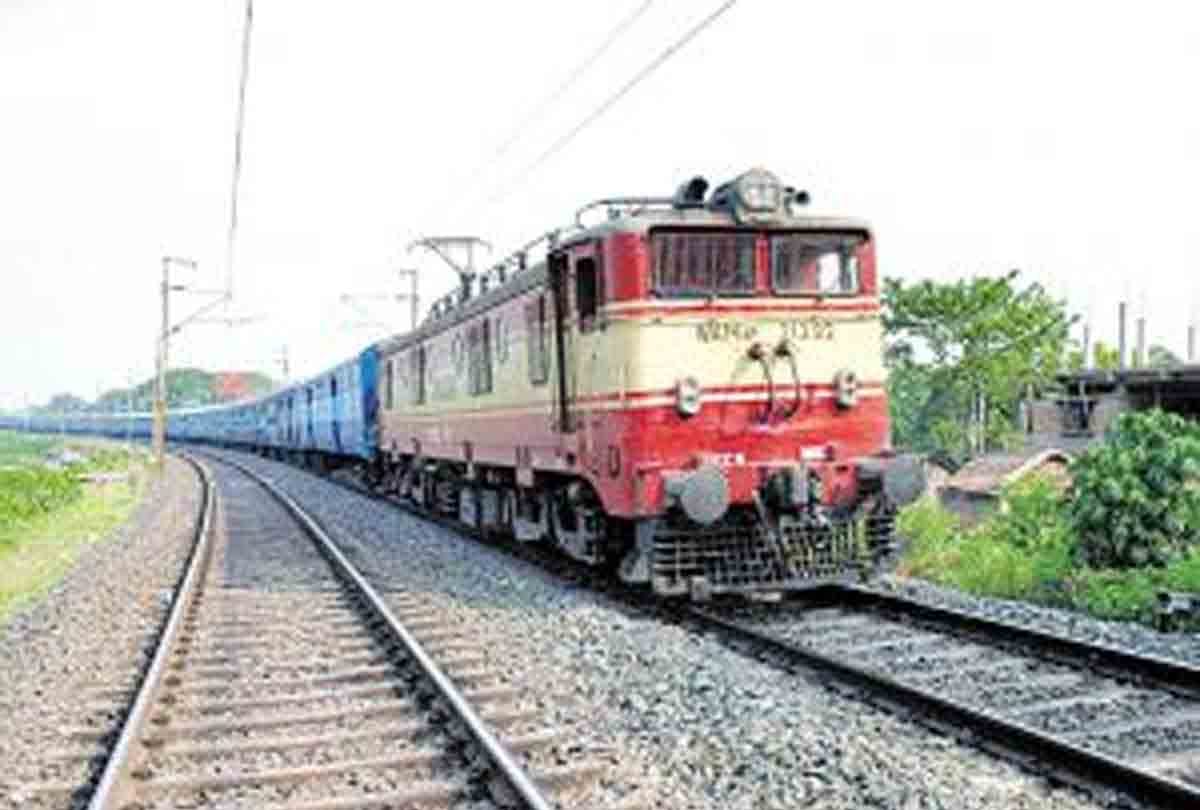 grp soldiers beat tte in farrukhabad
