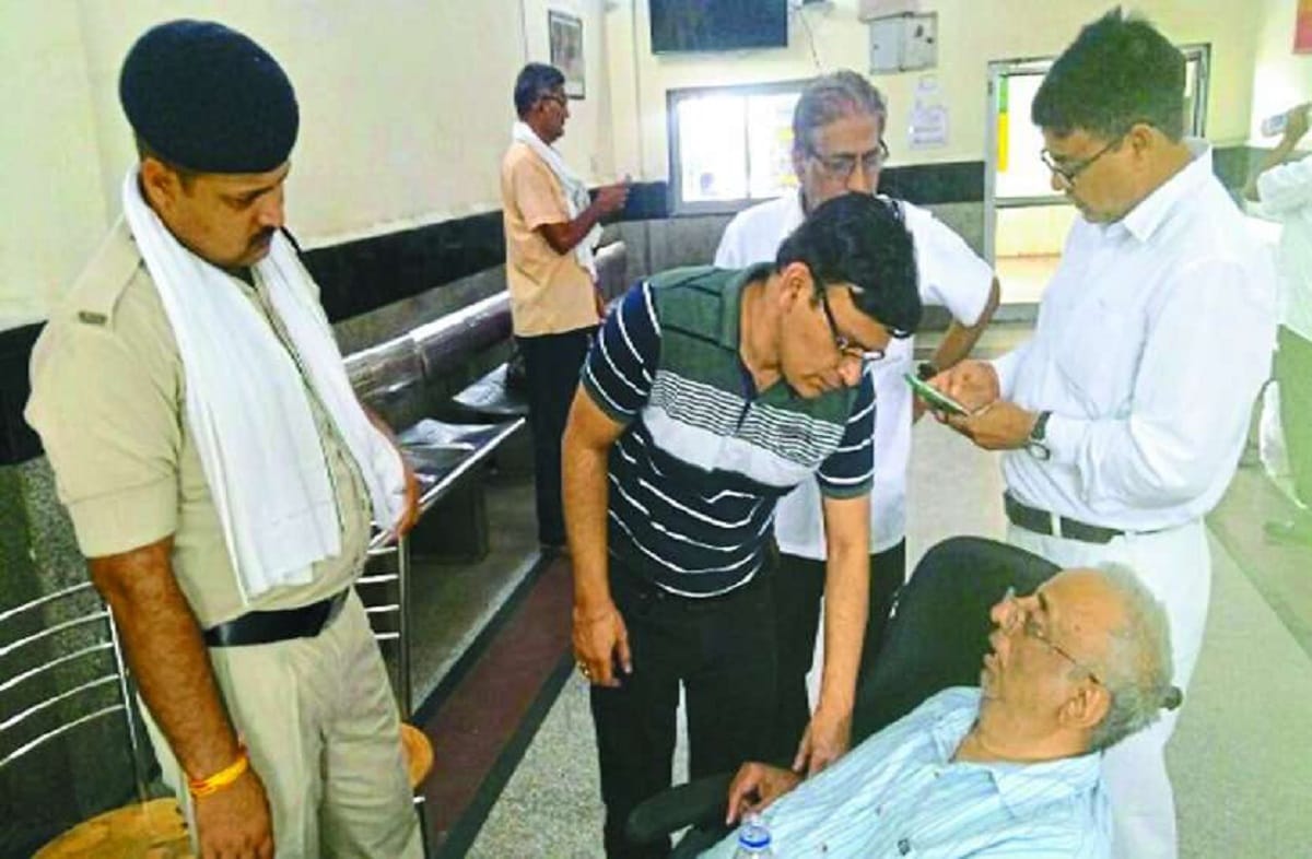 with whole arrangement someone left disabled man in Gwalior with 1250 rupees