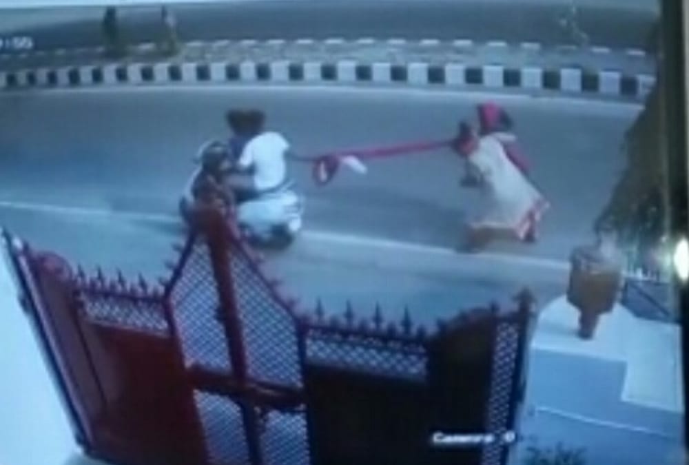 police arrested two boys who used to snatch purse for their enjoyment.