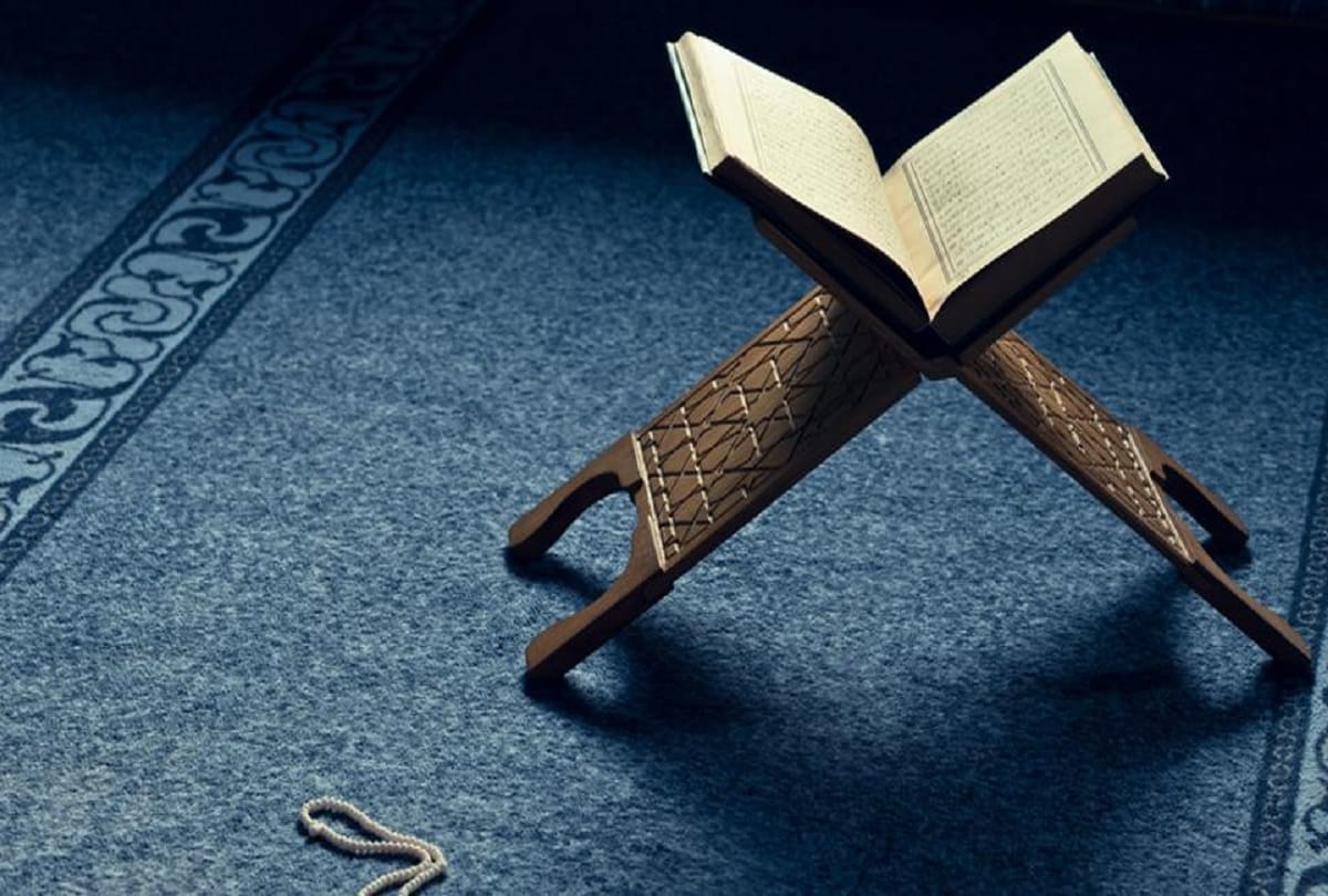 quran written on paper by nails 