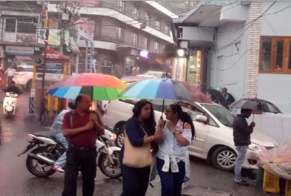 Cold weather after Rain and fog in mussoorie before pre monsoon in uttarakhand