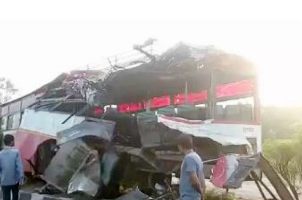 six dies in bus accident on bulandshahar highway