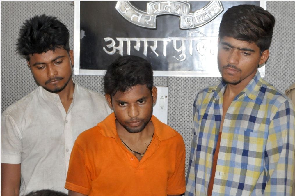 three crooks arrested for loot in Dhoom Style