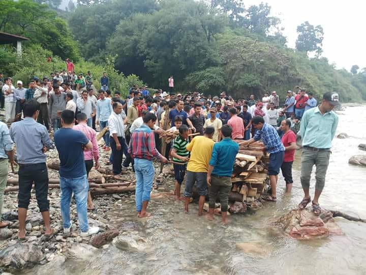 Folk singer pappu karki funeral emotional photos