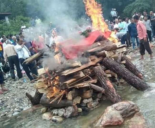 Folk singer pappu karki funeral emotional photos