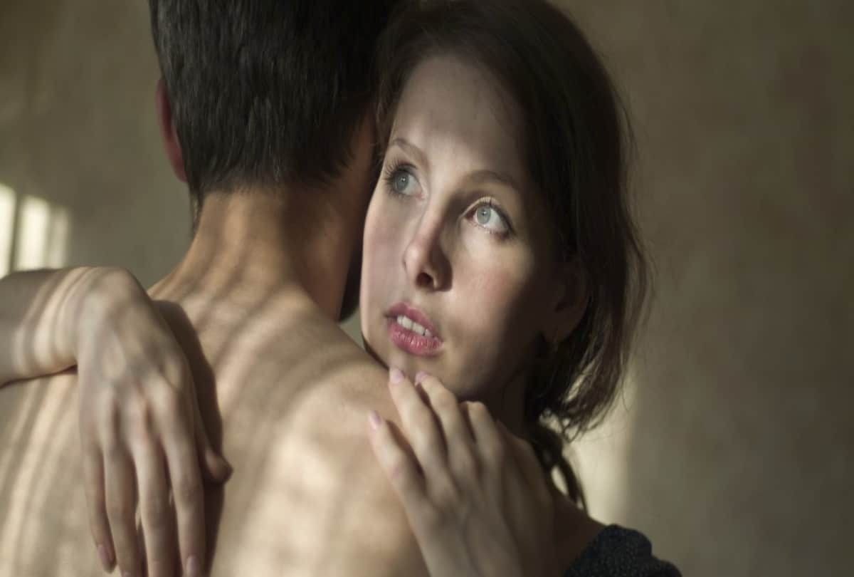 couple rules things you should never do before going to bed