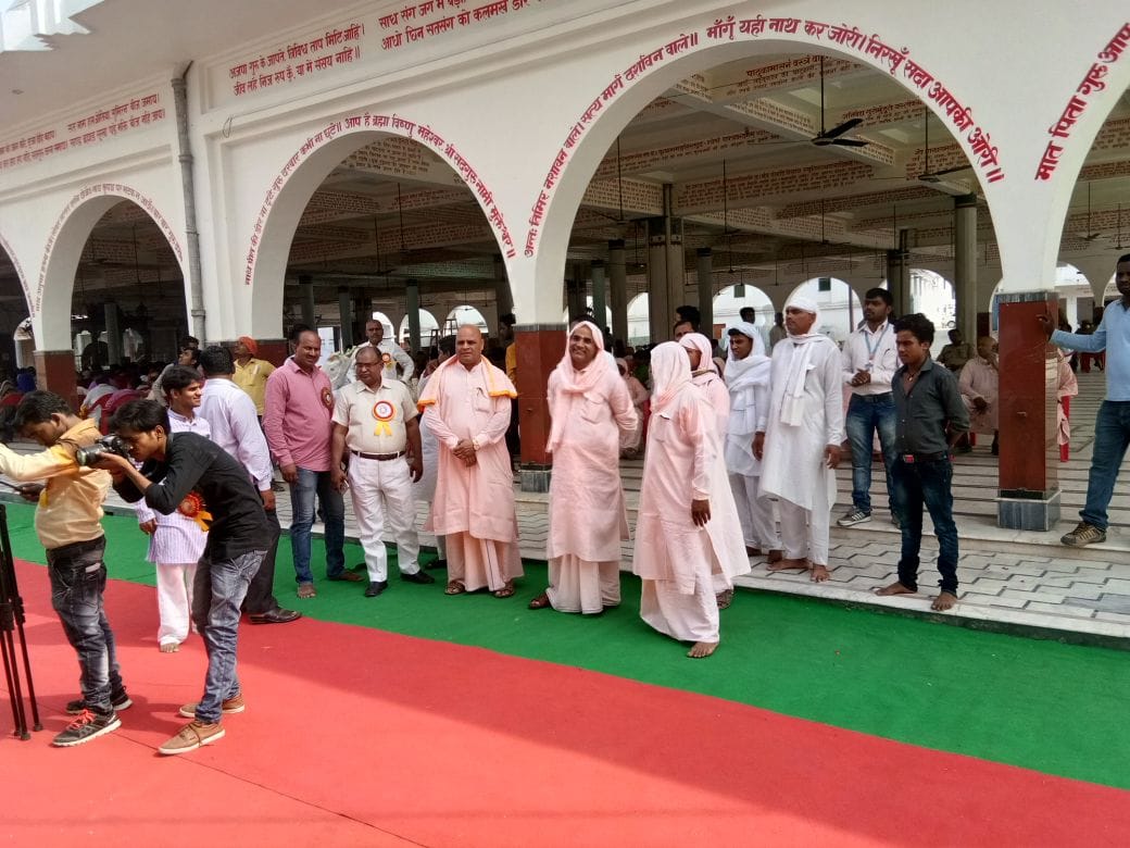CM yogi visit this special ashram in varanasi