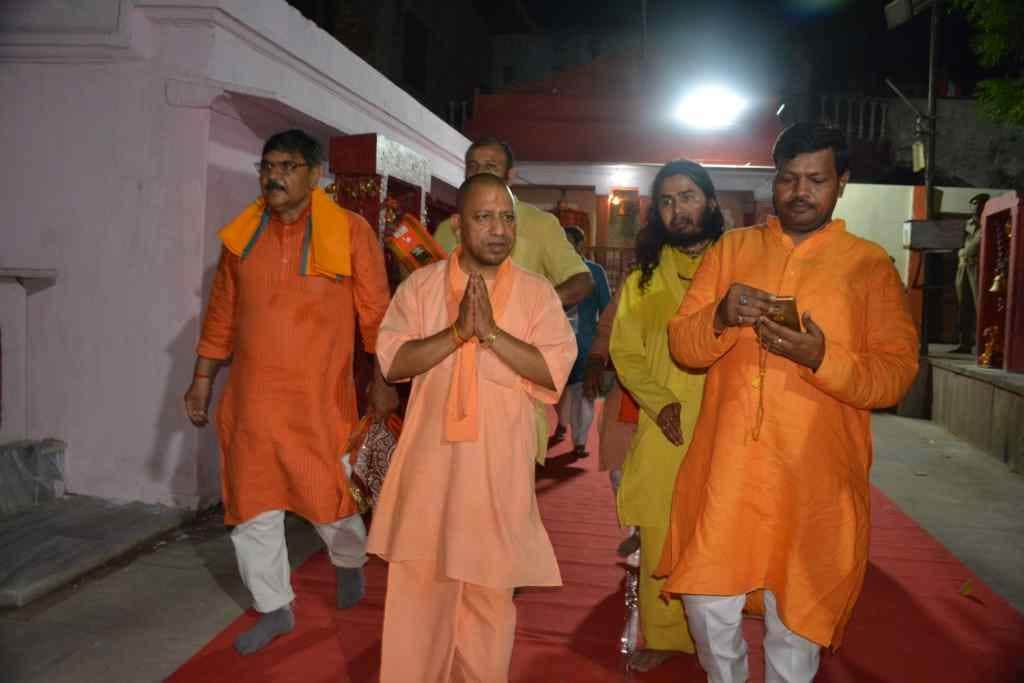 CM yogi two days visitof varanasi take blessing from shiva temple