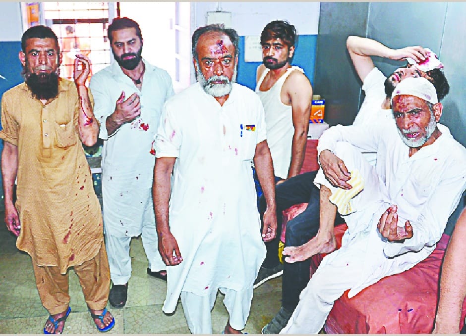 Traders swords, pelting stones