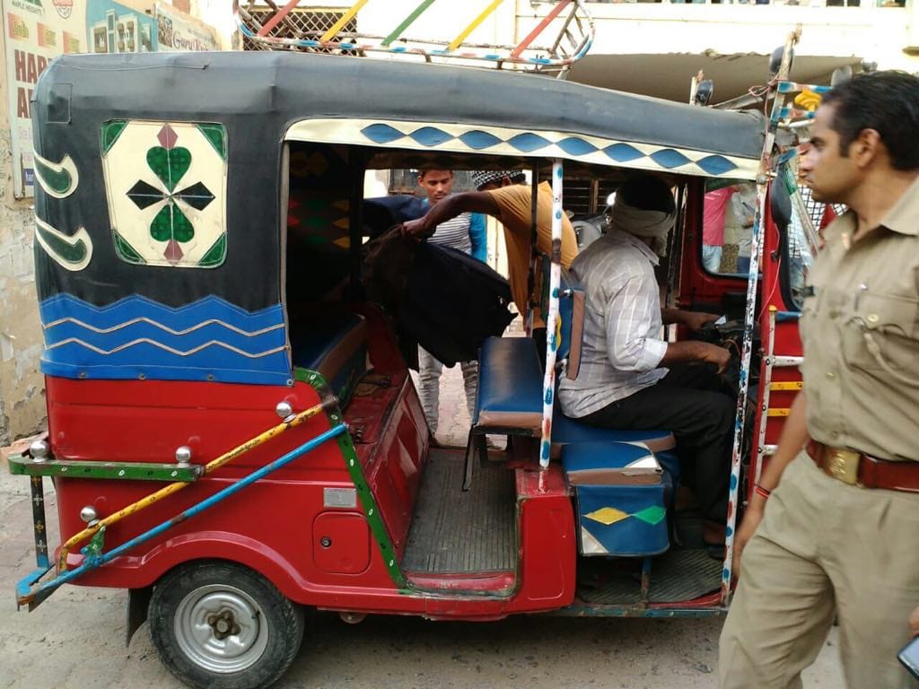 Auto-tempo will not run on NH-9 only city buses will run
