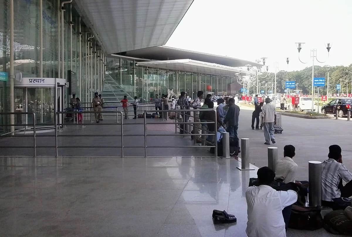 airline is selling tickets without informing lucknow airport and aviation department