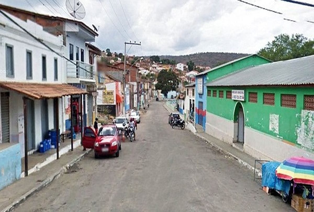 Virgin girls gives to the men as lottery prize in this brazilian village 