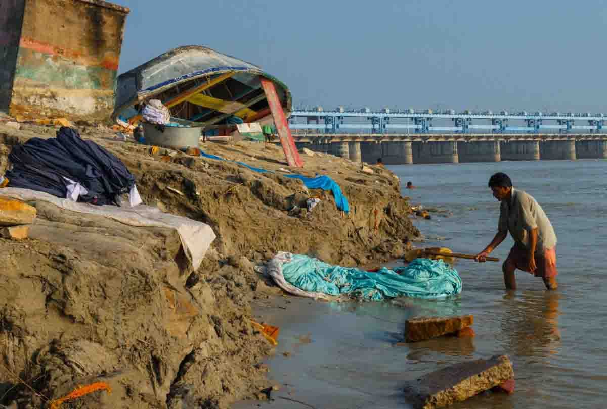 Adani's company to get the Ganges to get rid of dirt next month will start work