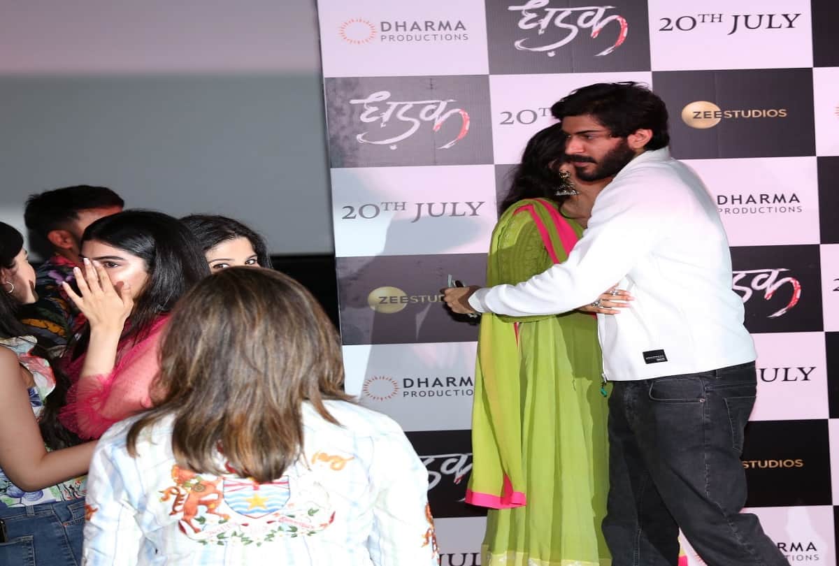 janhvi ishaan were spotted at the trailer launching of Dhadak