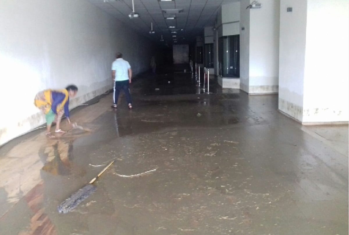 cracks in Eastern Peripheral Expressway, water logging in Digital Gallery 