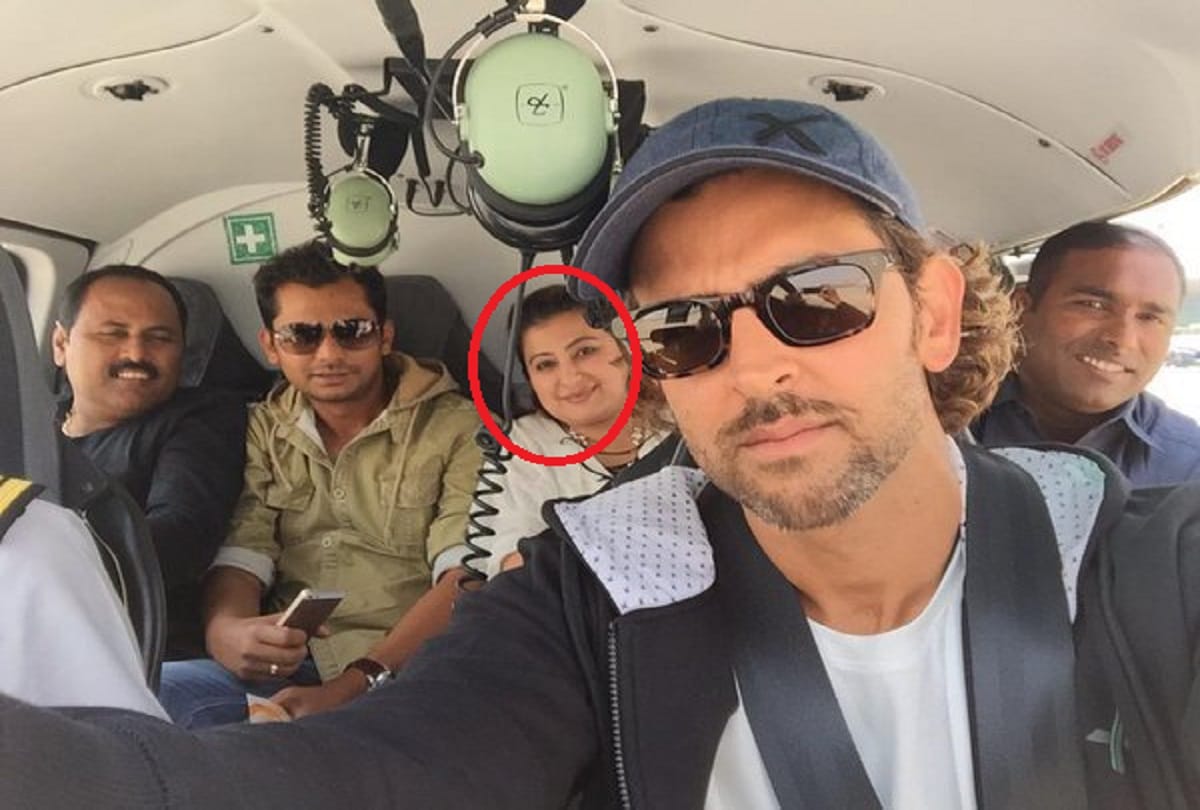 hrithik roshan ex manager anjali atha stolen his 10 gold coins