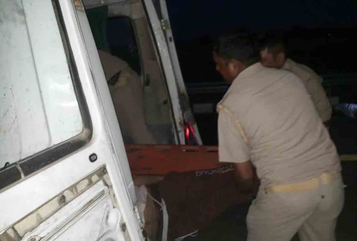 Nine students run over by a bus on Agra-Lucknow Expressway near Kannauj seven dead