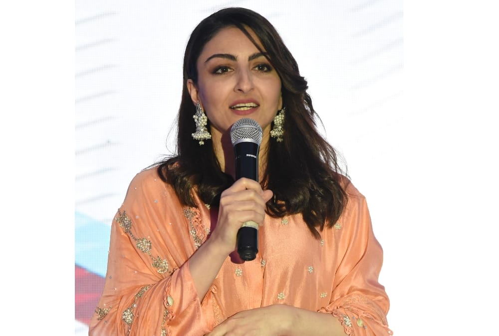 soha ali khan in lucknow.