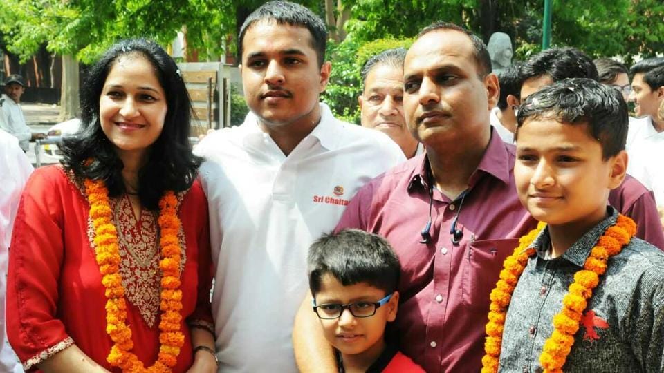 jee advanced topper chandigarh boy pranav goyal interview