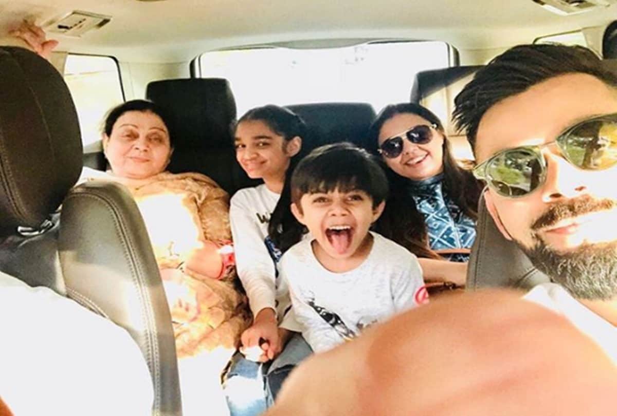 Virat Kohli Shares Picture with wife Anushka Sharma, fans gives interesting comments