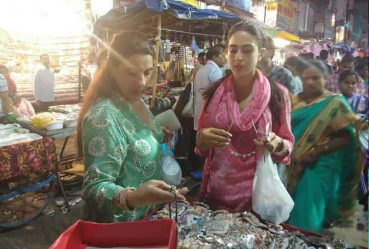 saif ali khan daughter sara ali khan spooted at hyderabad local market