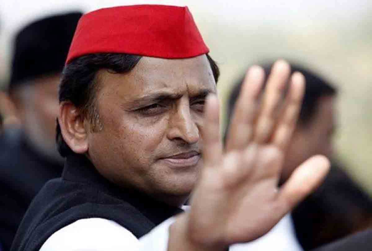 After leaving official bungalow akhilesh put his side