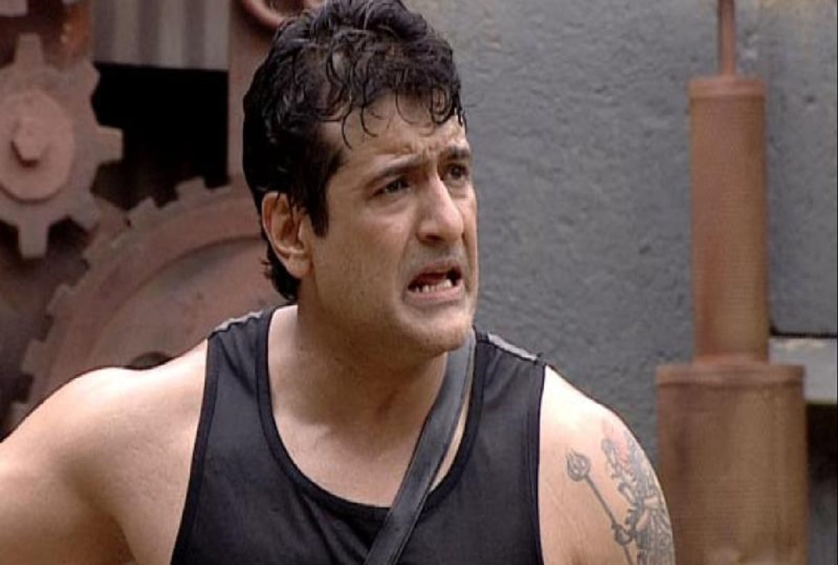 Armaan Kohli arrested by Mumbai Police he is accused of assaulting his girlfriend Neeru Randhawa