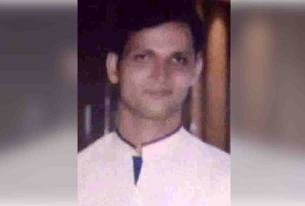 dead body of married couple found at Fardibad in mysterious conditions