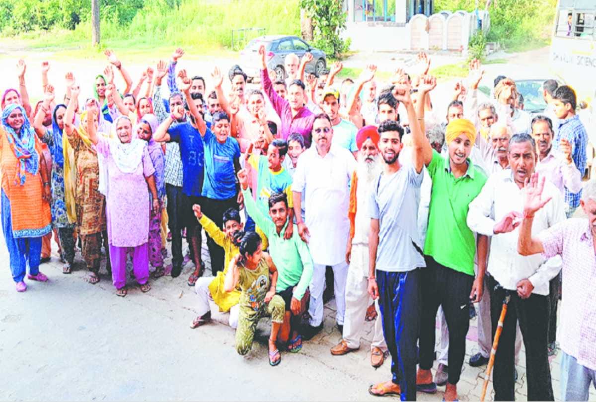 people worried from garbage demands Euthanasia at barotiwala himachal