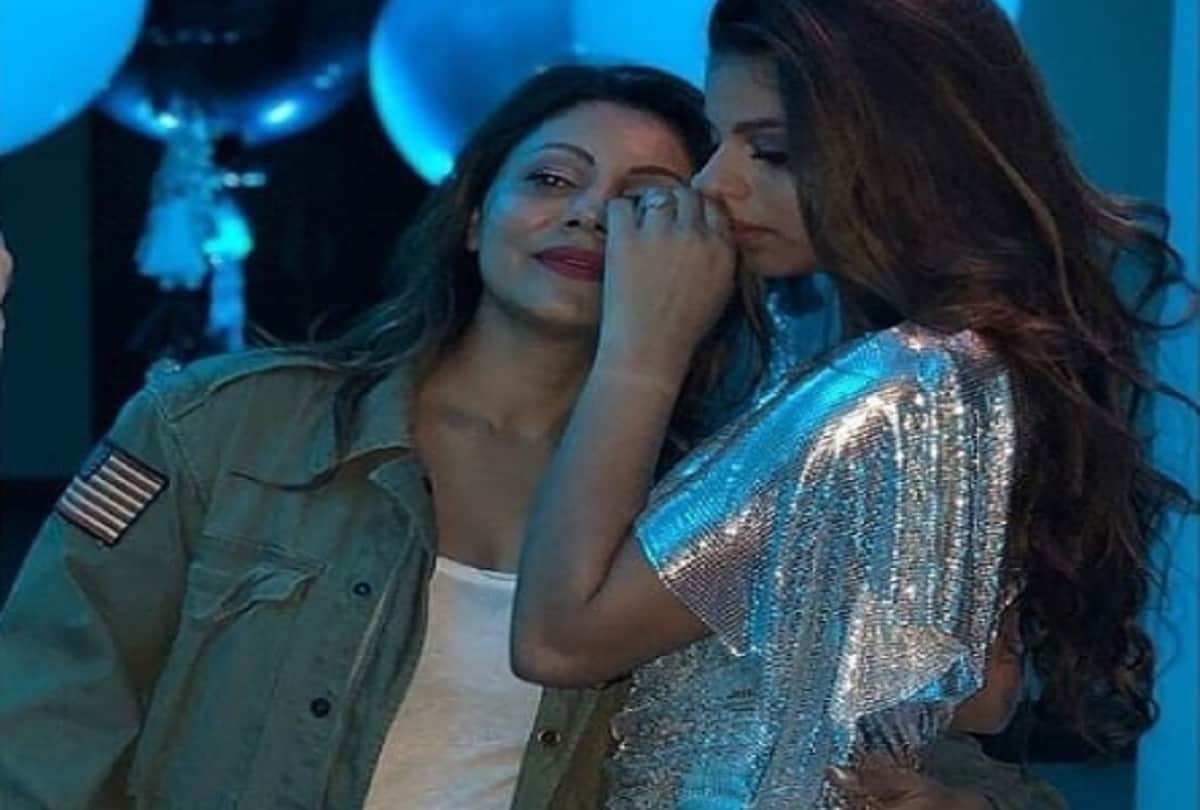 suhana khan with mother gauri khan on mannat balcony photos goes viral