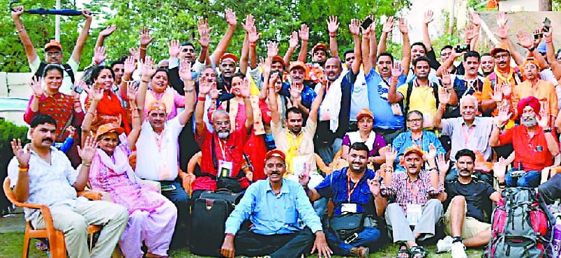 First group of Kailash Mansarovar passengers reach Almora