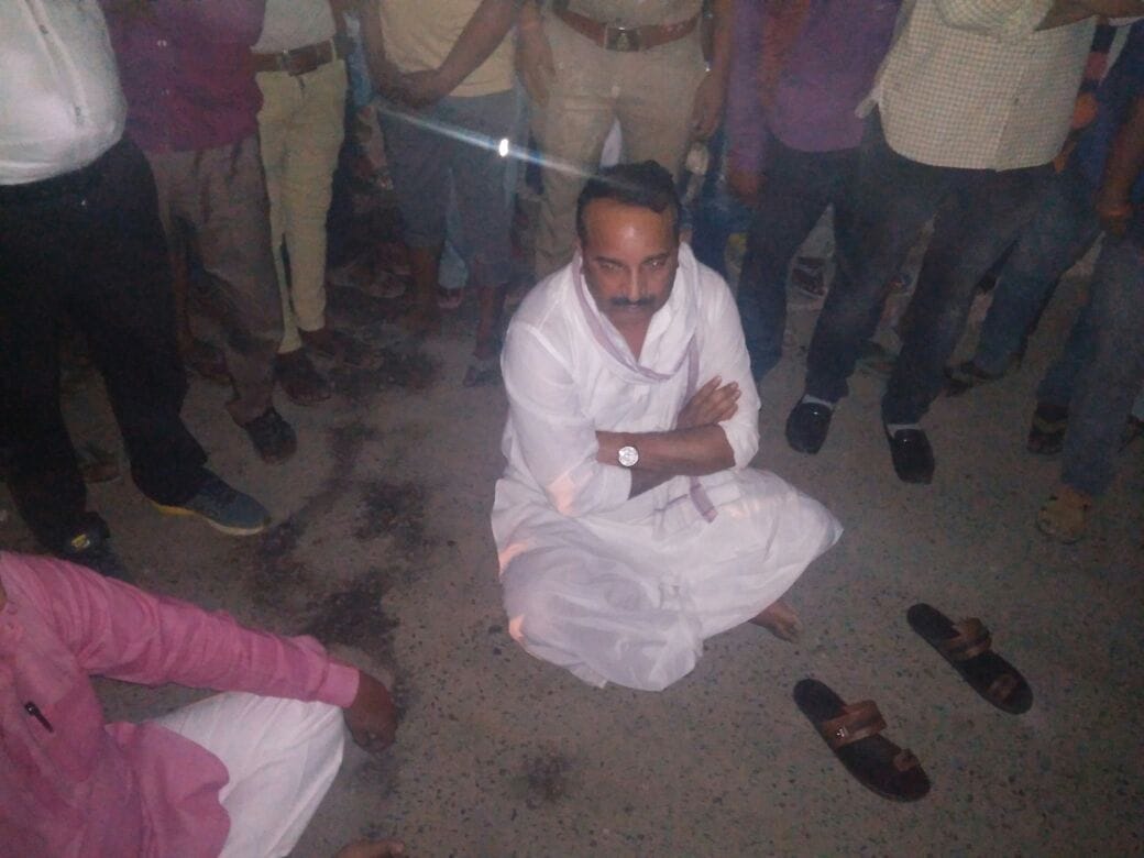 Raebareli BJP mlc do protest in varanasi after this incident