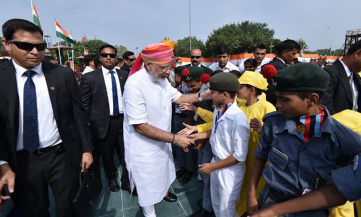 after the death threat security agency tightens the Narendra Modi security