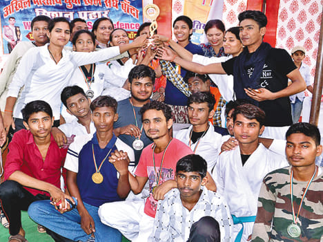 Rain of medals in Bundelkhand Taekwondo contest