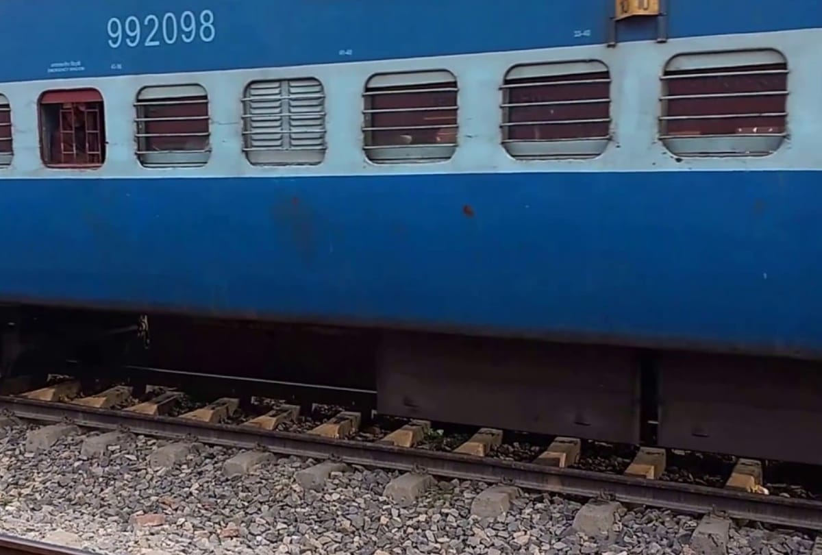 trains are running late in summer 
