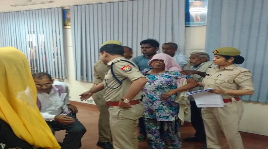 UP: Victim woman demanded justice from Meerut SSP